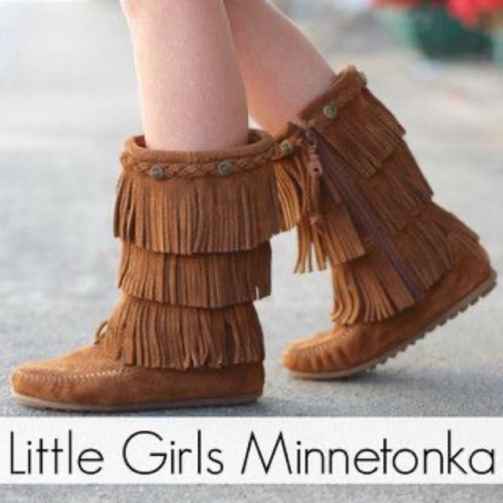 Minnetonka Kids leather fringe boots, 8